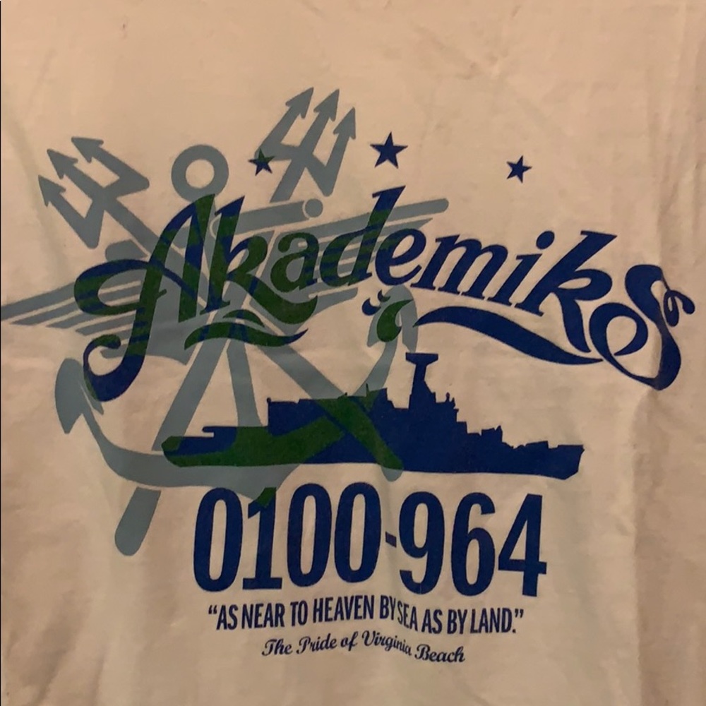 Akademiks tee - Picture 2 of 2